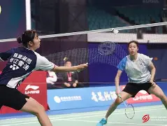 羽毛球夜战：辽东银狐队翻盘陇右猎隼队，临门一脚致胜韧性与执行并存-kaiyun