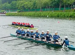 赛艇联赛上演强强对话，岭东猎隼队翻盘岭东银狐队，战术调整见效；禁区内连续解围-开云